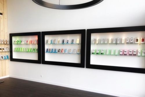 Phone store